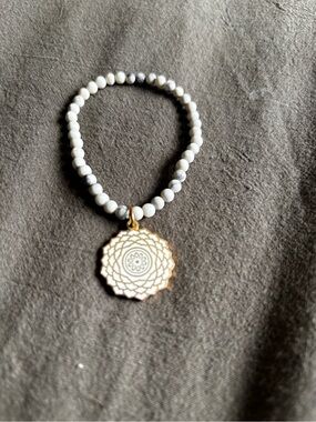Alex and Ani Crown Shakra Howlite Beaded Stretch Bracelet